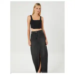 Top Crop estilo corset F21 miniatura 5